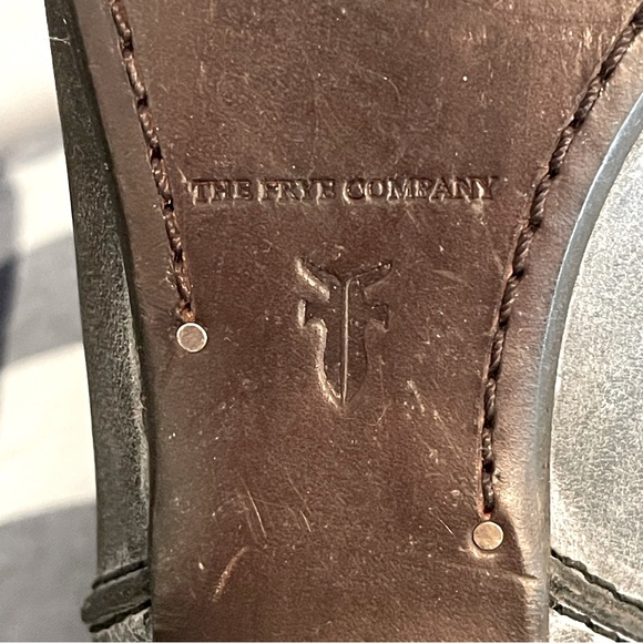 Frye Steffi Back Zip boots. Size 7.5. Great condition. - Picture 4 of 6